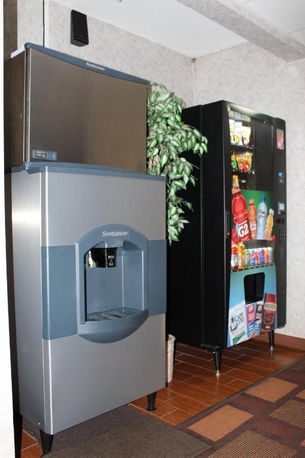 Super 8 By Wyndham Three Rivers Kültér fotó