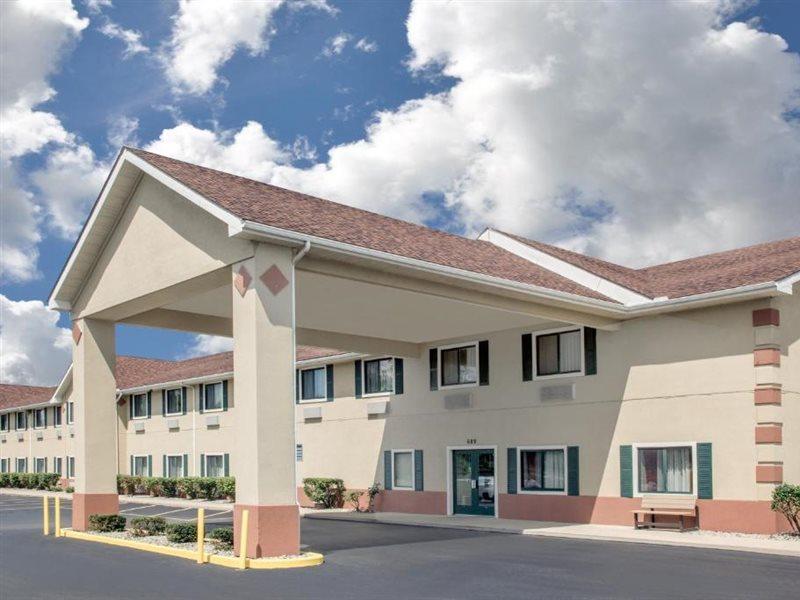 Super 8 By Wyndham Three Rivers Kültér fotó